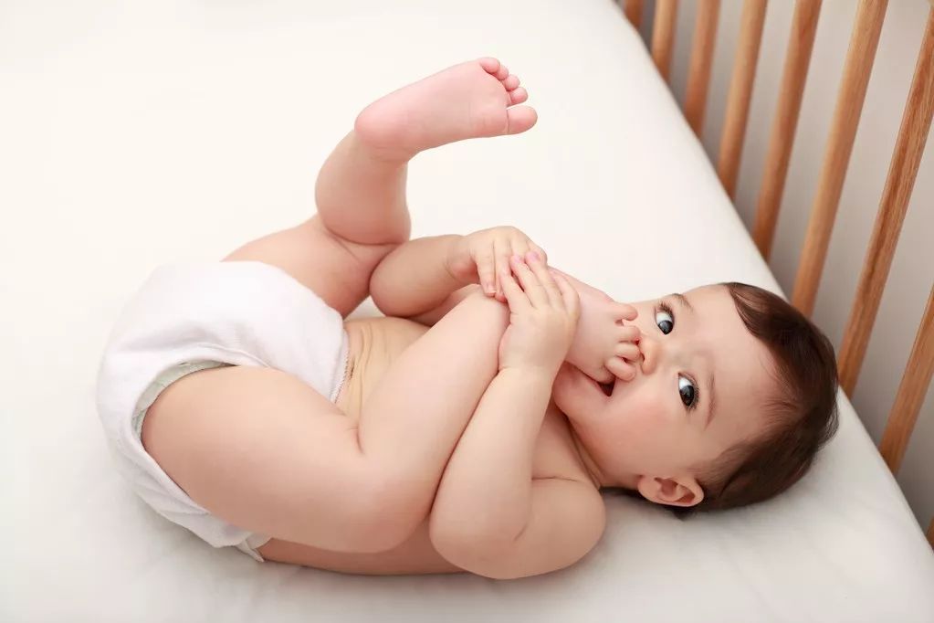 宝宝喜欢玩自己小JJ，怎么办？