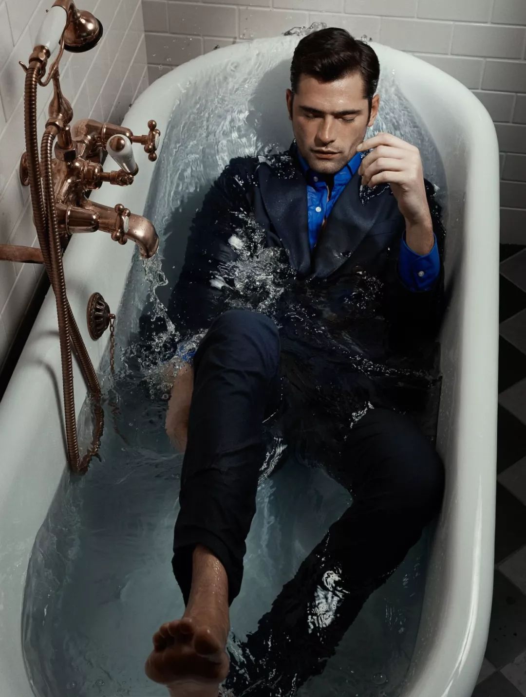 *裤内**都晒不干的梅雨季，江浙沪男人如何保持体面？丨基本款