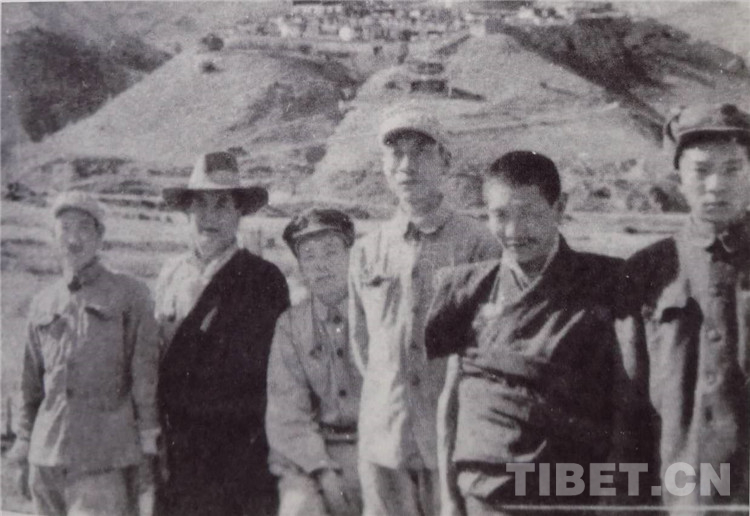 38军22团的老照片,老照片回忆148师炮兵团战友合影