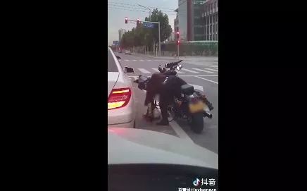 【992|生气】丢人丢到外省了……吃完泡面直接丢出车窗