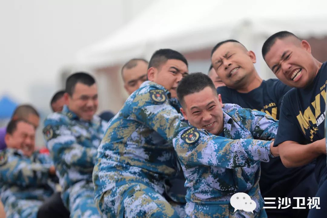 多图|“一二、一二……”拔河、举炮弹“蓝色突击-2019”中泰海军开展多样交流活动