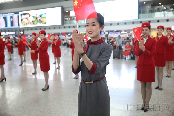00后准空姐,最火空姐快闪