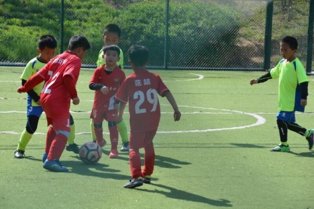 足球比赛15支队伍分组,足球比赛15支队伍分四组