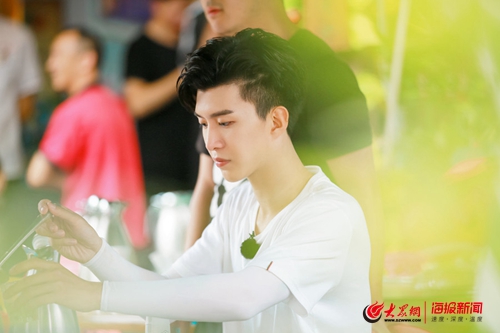 朱正廷乐华七子浙江跨年,乐华七子天津见面会朱正廷直拍