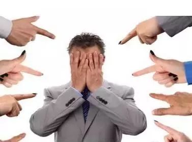 微信乱转发会负法律责任吗,微信朋友圈发犯法内容会被抓吗