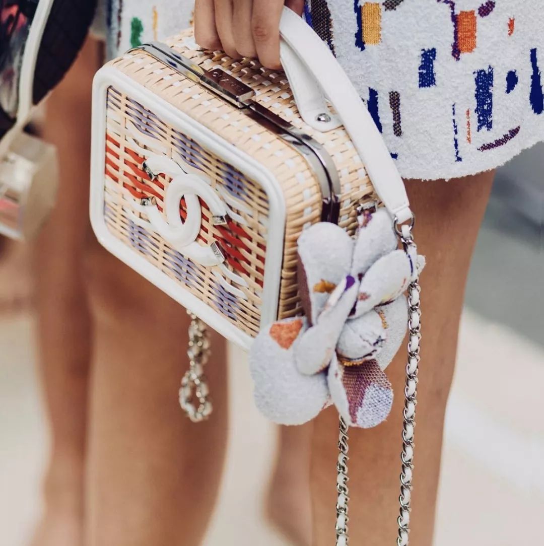 喜提限量版lv包包,喜提斜挎包