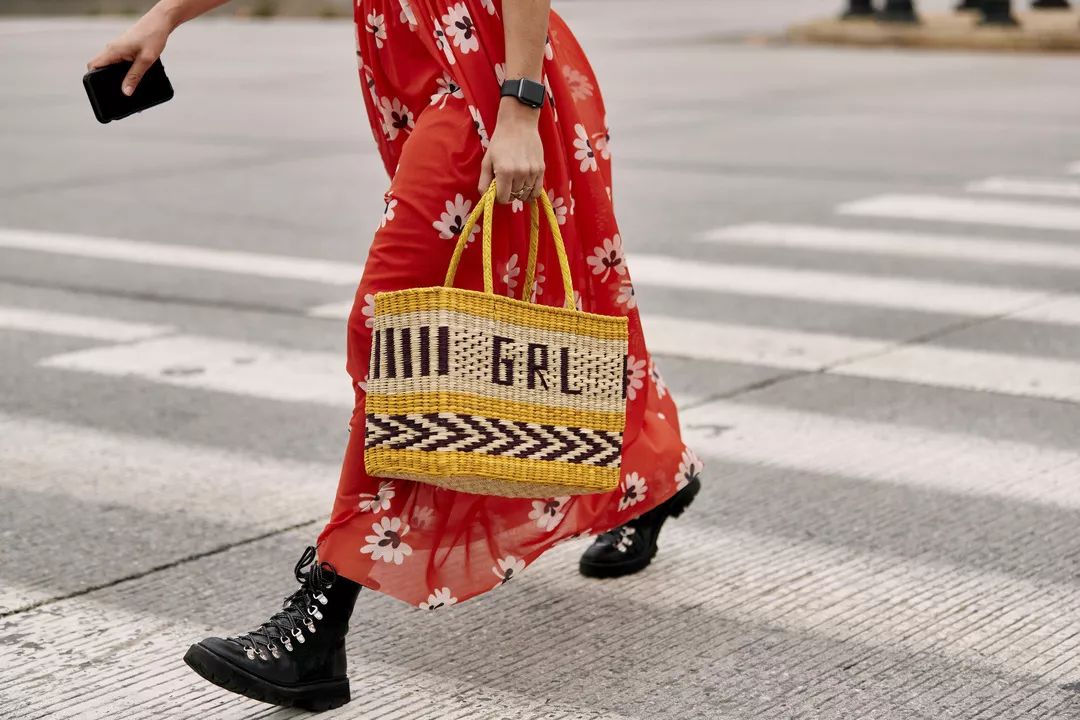 喜提限量版lv包包,喜提斜挎包