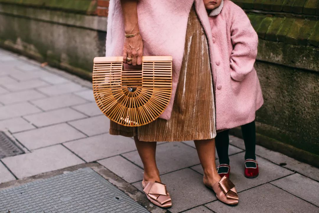 喜提限量版lv包包,喜提斜挎包