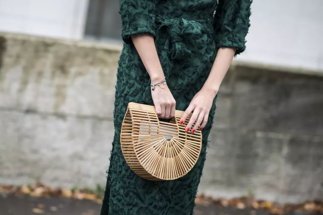 喜提限量版lv包包,喜提斜挎包