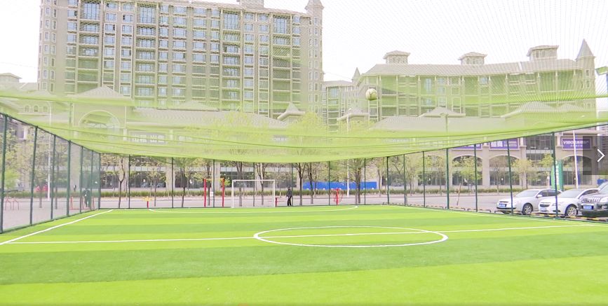 @足球迷，东胜也有“笼式”足球场啦！