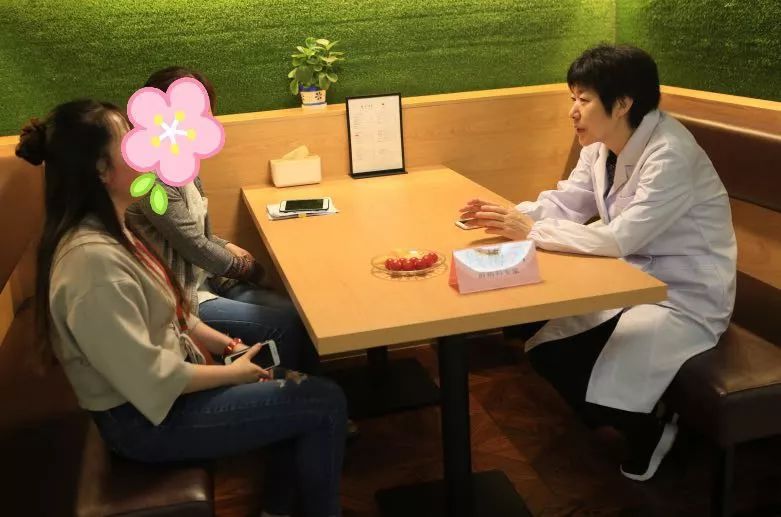 呵护女性健康爱心义诊进社区,关爱孕产妇健康行动送医义诊活动