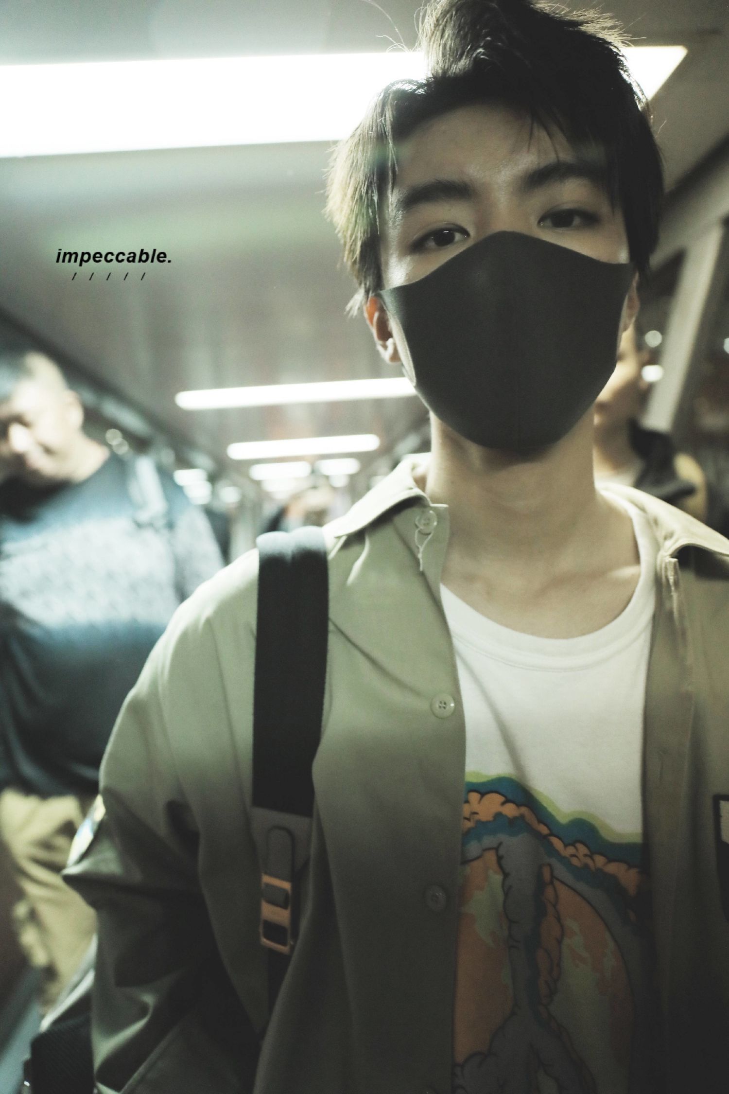 tfboys六周年王俊凯踩点,tfboys六周年黑白纪录片王俊凯