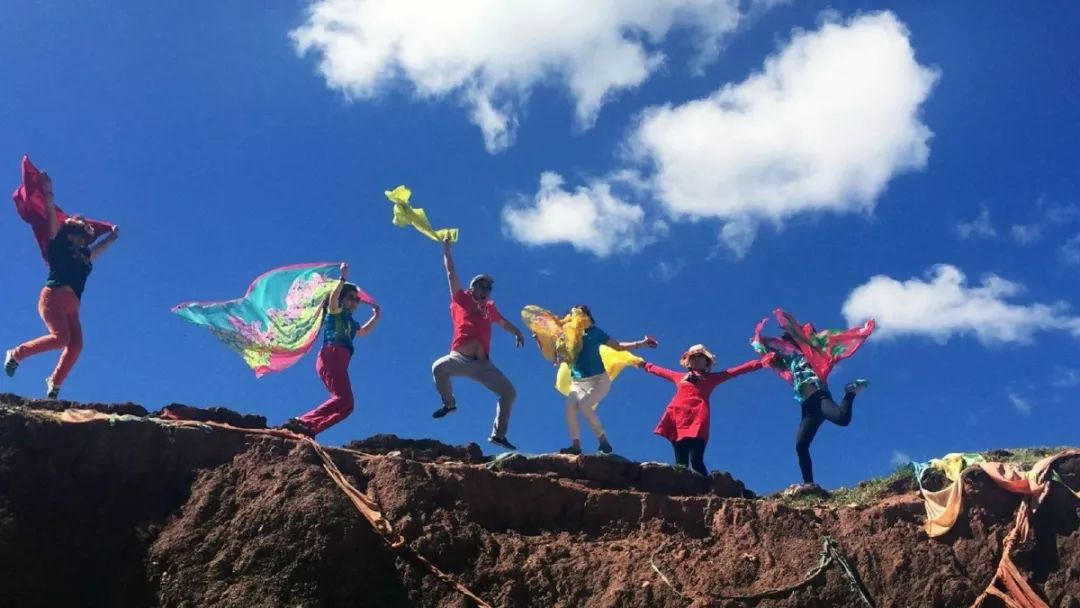 中国时髦大妈天秀姿势全解