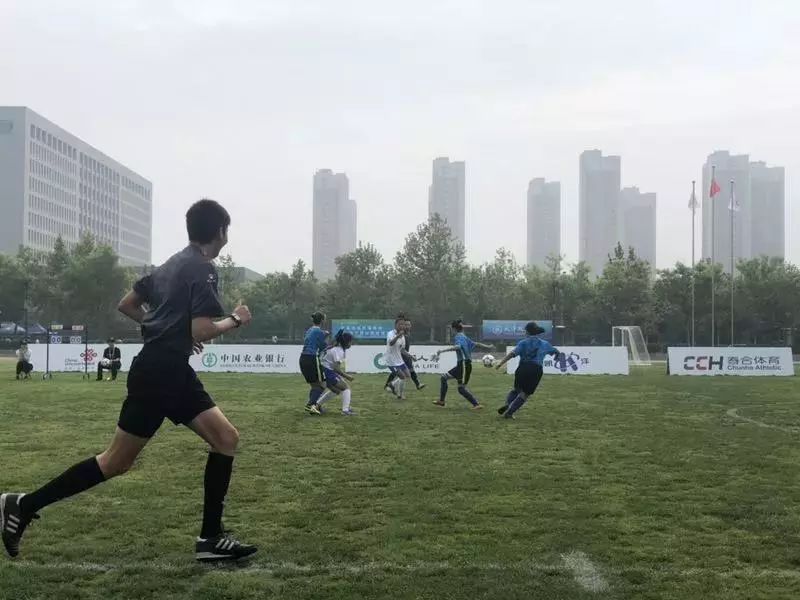 刚刚，她们夺冠了