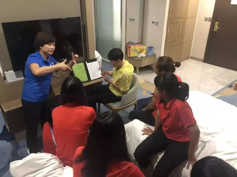 刚刚，她们夺冠了