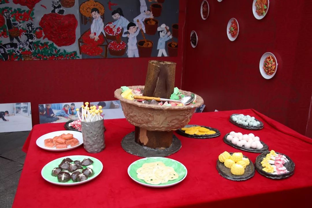 围观！郫都十万学子两千余件作品献礼祖国华诞！