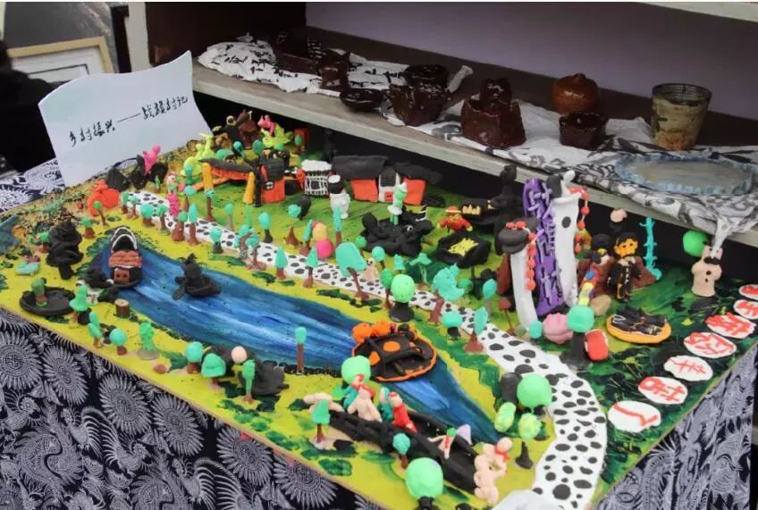 围观！郫都十万学子两千余件作品献礼祖国华诞！