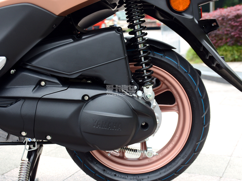 雅马哈巡鹰125和铃木uy125哪个好,本田裂行125和雅马哈巡鹰125比较