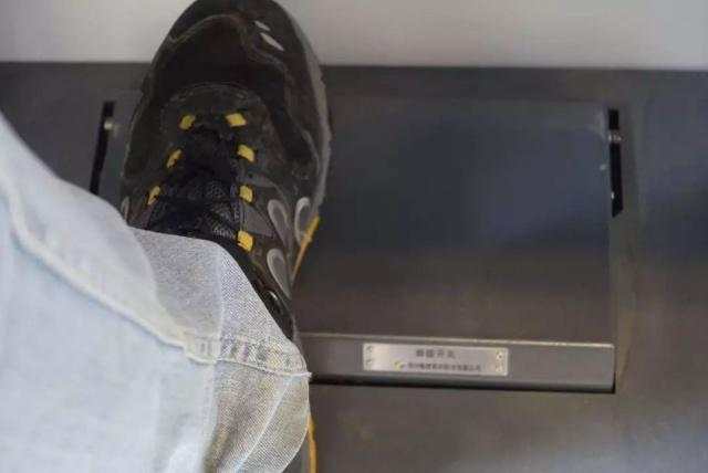 34年驾龄、手握7本火车驾照他为啥拿不上小客车驾照？