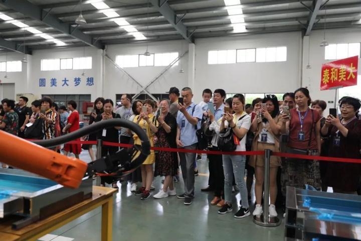 今天，10多万人砸钱给海宁这家上市公司！厂区首次揭秘，竟有轨道线！