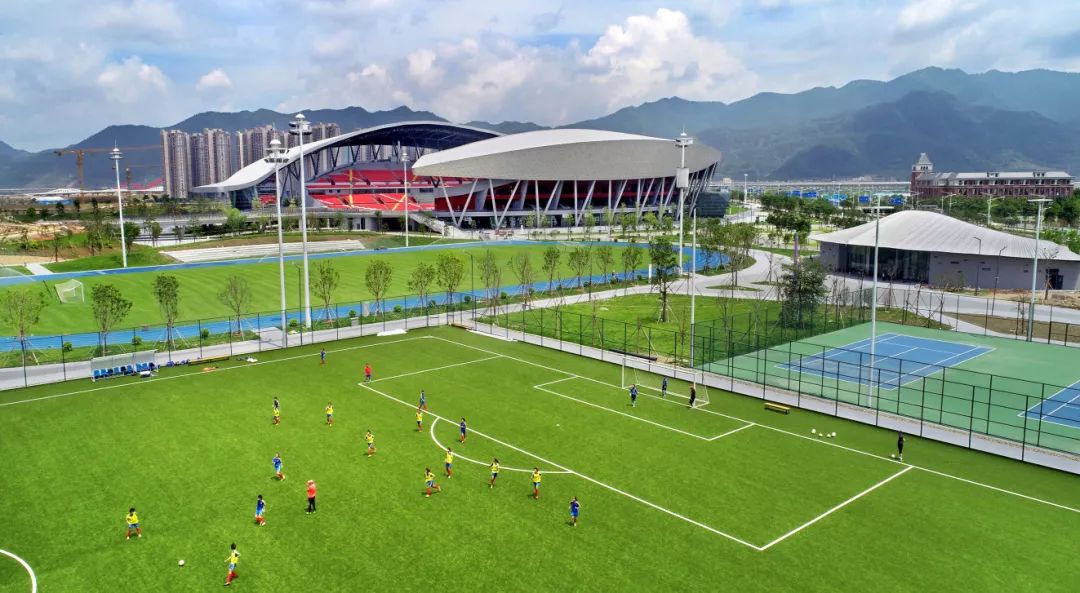 肇庆的球迷有福了！两大足球IP正式落户新区！
