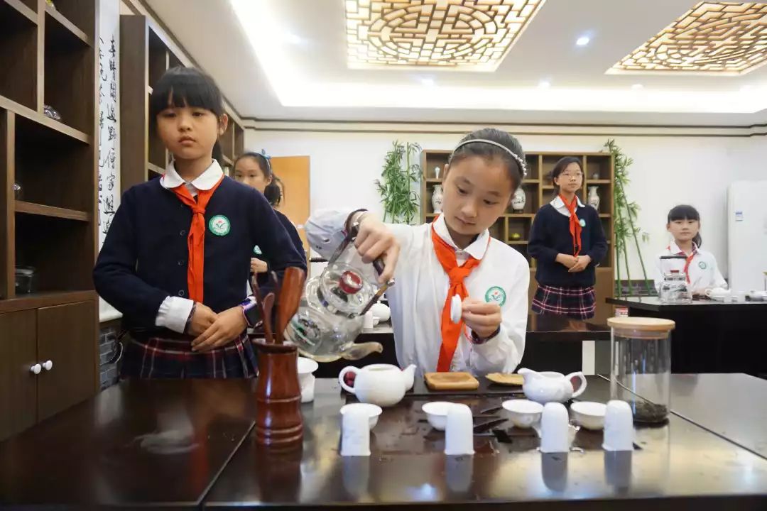 【丁兰厚度】遇见丁兰幸福有“+”——丁兰实验学校五年发展规划中期盘点