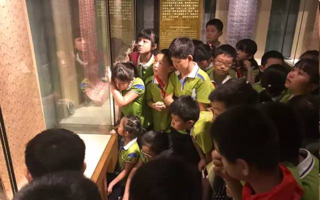 都江堰熊猫谷铲屎官报名,成都大熊猫铲屎官志愿者活动