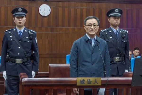 三分钟新闻完整版,读新闻30分钟