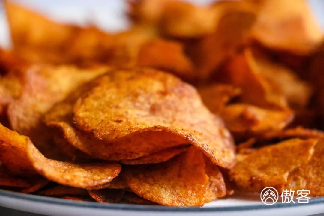 绝交！六一节竟然送我香菜薯片、虫子和卫生巾？