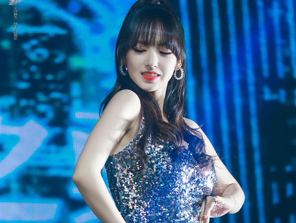 迪丽热巴欧阳娜娜双子座,欧阳娜娜和迪丽热巴互动