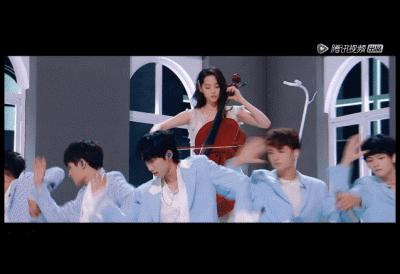 迪丽热巴欧阳娜娜双子座,欧阳娜娜和迪丽热巴互动