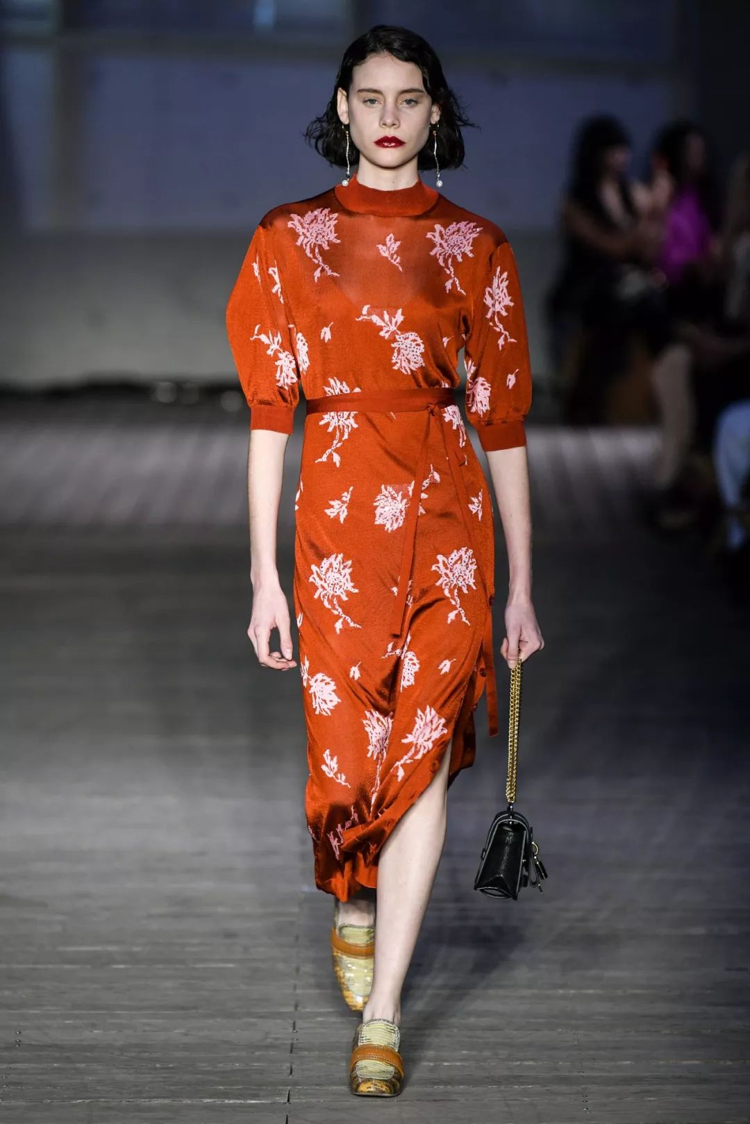 女生对闺蜜和普通人态度一样,女生对闺蜜的忍耐程度有多强