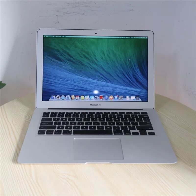 「猪王二手」1999元的吃鸡本，还带固态，真香