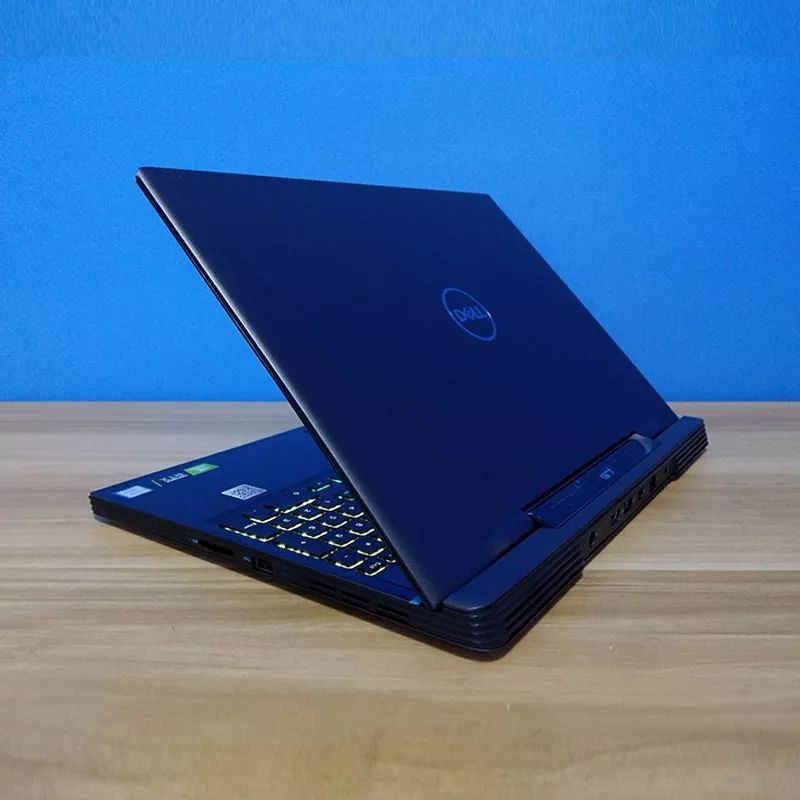 「猪王二手」1999元的吃鸡本，还带固态，真香