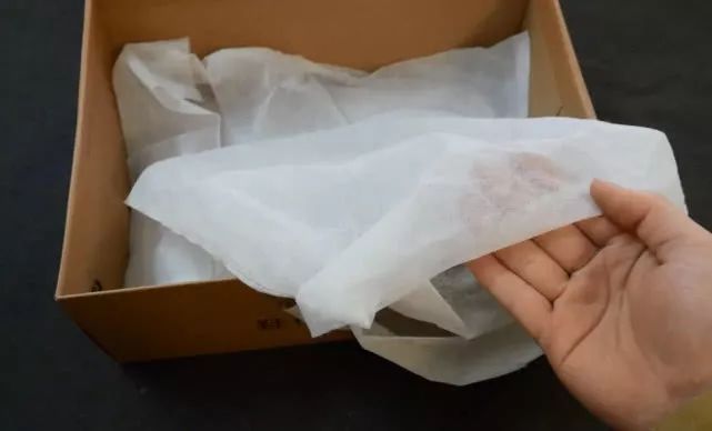 鞋盒里的那层白布有什么用,买了20多年的鞋子