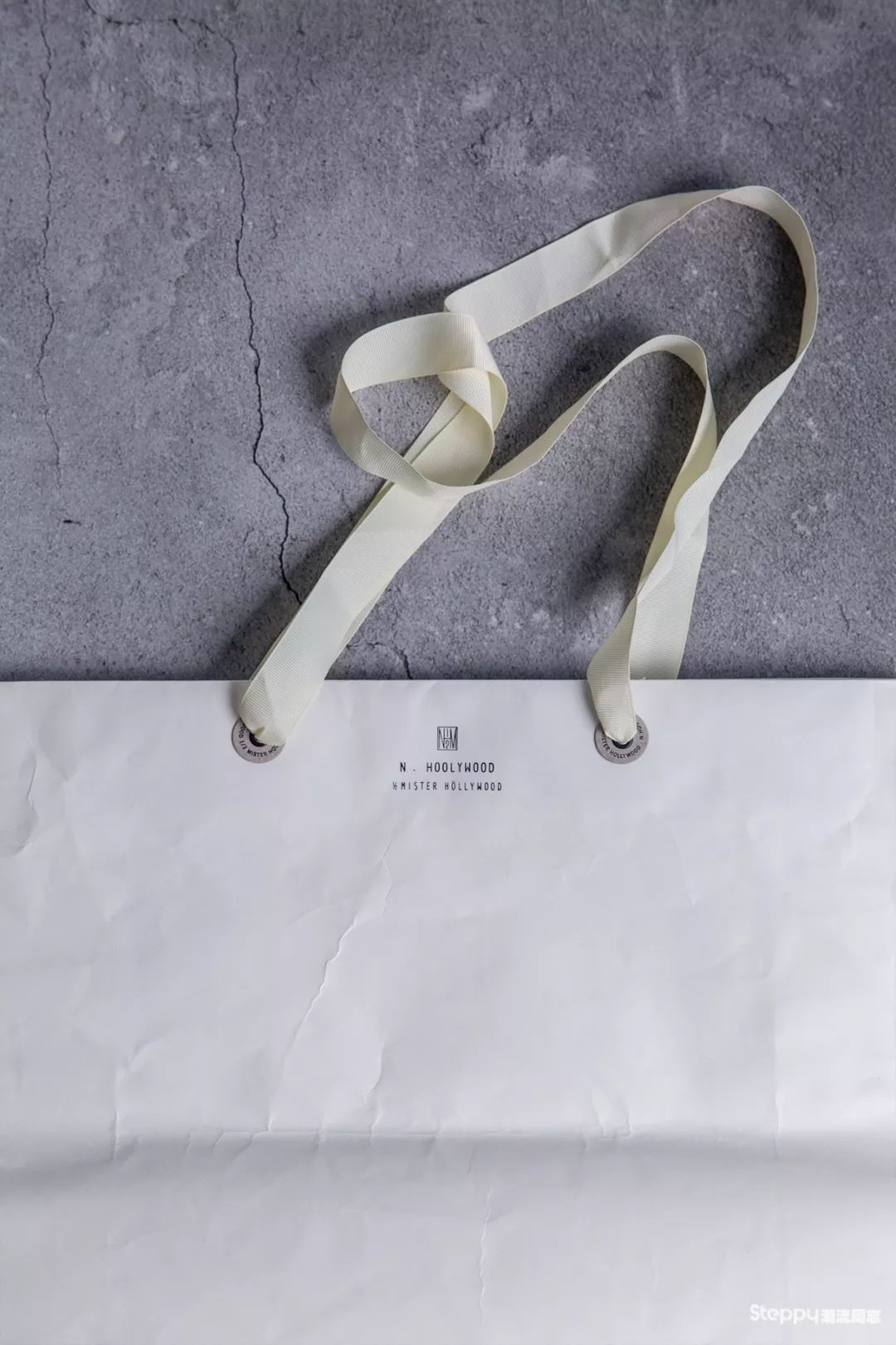 很想问问，你们有收集品牌包装袋或吊牌的癖好吗？