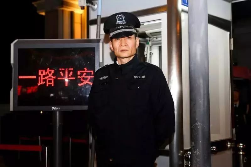 厦大51岁保安5年通过40多门考试,厦门大学保安获学士学位