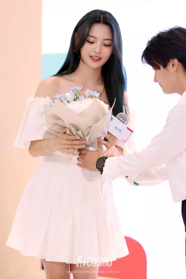 超越妹妹的视频,超越妹妹出道以前照片