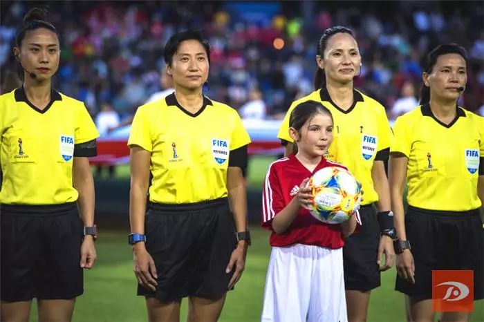 中国女足秦亮简历,足球裁判秦亮敦煌