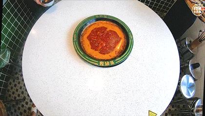 竹架子火锅，有5层高，一筐一筐吃