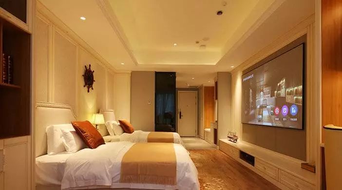 「长隆玩水季」￥84起畅玩长隆水上乐园，女士票/中高考生票/夜场票任你挑！还有电影主题智能民宿，轻松玩转长隆