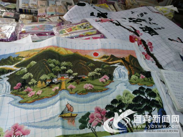 部分十字绣钻石画装裱完成,十字绣钻石画装裱完整视频