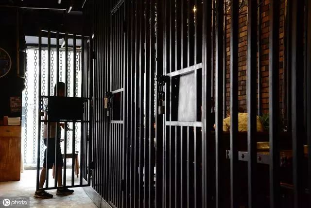 刘晓庆在秦城监狱度过多少天,刘晓庆首次曝光在监狱的生活