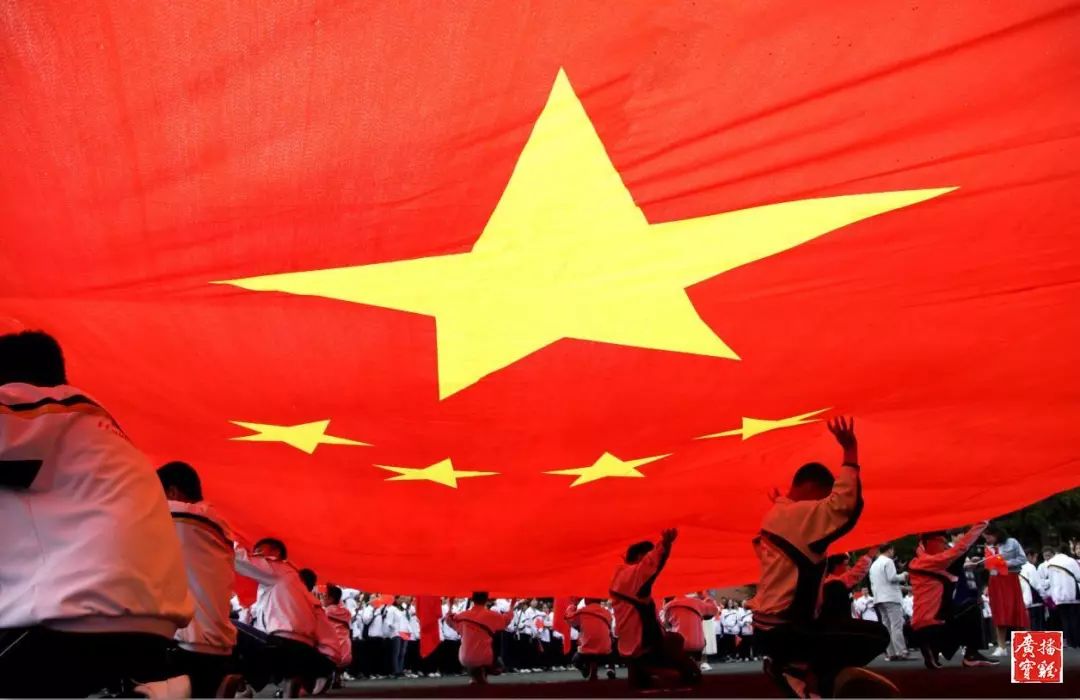 万名学子大合唱,千名师生高歌