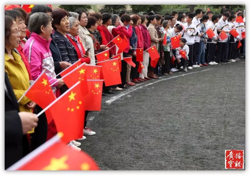 万名学子大合唱,千名师生高歌