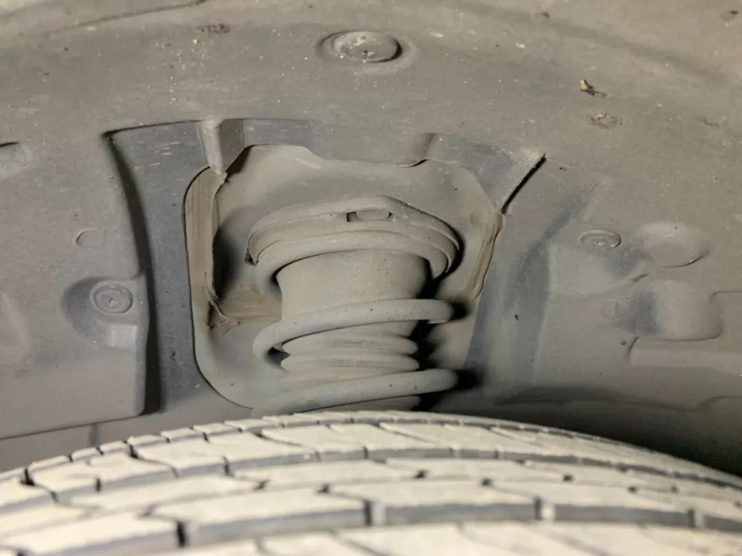 这台进口敞篷小跑车，两个滤芯竟然只要42块钱？