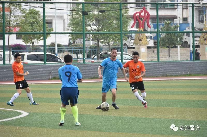 【践行新使命忠诚保大庆】勐海警方与勐腊警方开展足球友谊赛
