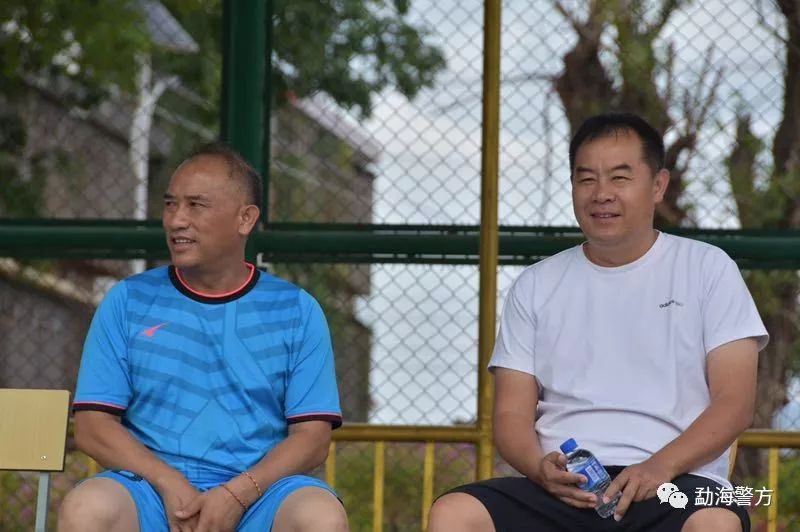 【践行新使命忠诚保大庆】勐海警方与勐腊警方开展足球友谊赛