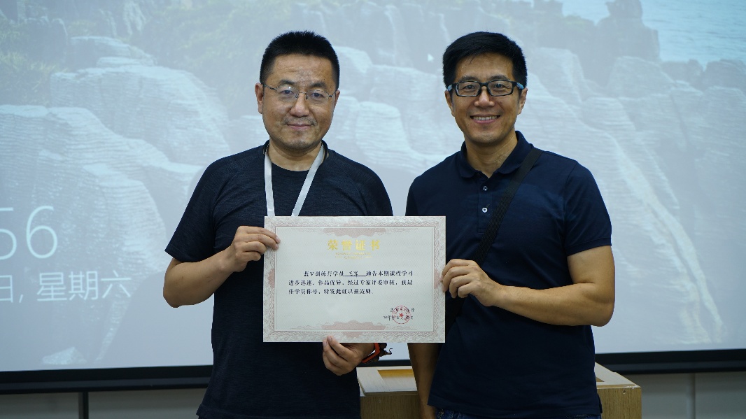 蓝V短视频训练营首期成功开班9小时强化培训青岛全市40余名精英同台首秀