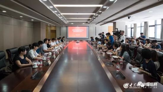 探访山东高考阅卷现场：考分出炉要过哪些关？